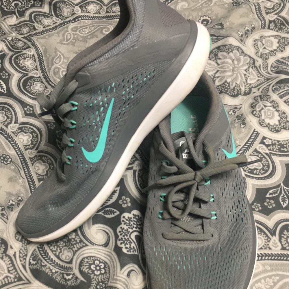 Women’s Nike athletic shoes